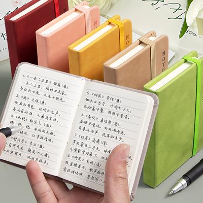 Buntes A7-Notizbuch mit Ledereinband und Riemen mit Hautgefühl, tragbares Notizbuch mit Beutel für schnelle Notizen und handschriftliche Notizen