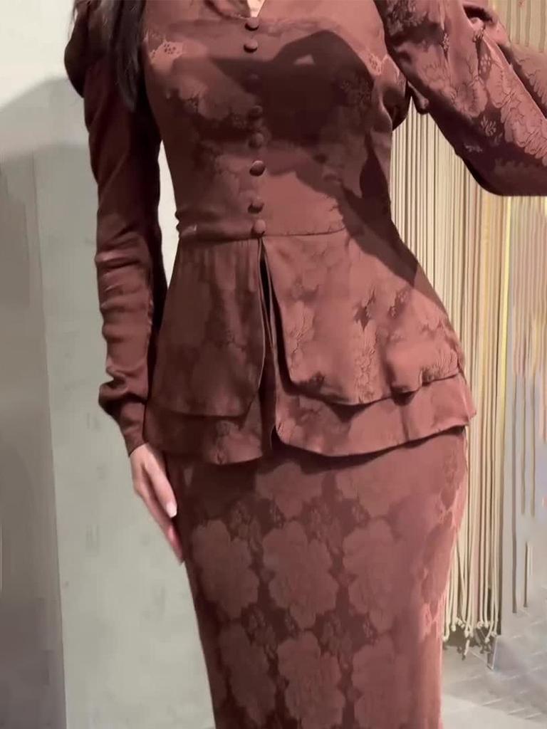 Elegant Retro Slim Long Sleeve Dress for Women - Spring 2025 Collection