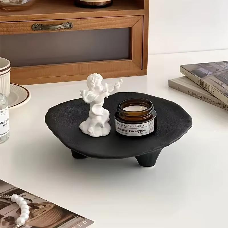 

Creative Ceramic Jewelry Tray Ornament with Unique Three-Legged Artistic Design Home Decoration Oval Desktop Accessory Gift
