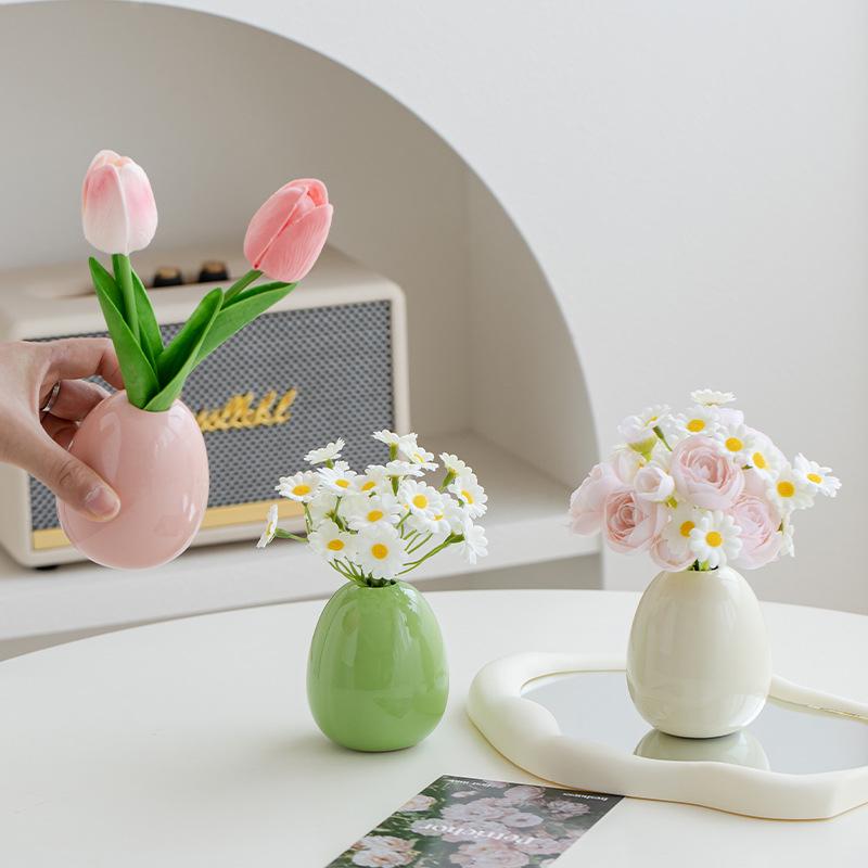 Small Daisy Artificial Flower in Cream Ceramic Vase - Ins Style Tulip for Living Room or Bedroom Decoration.