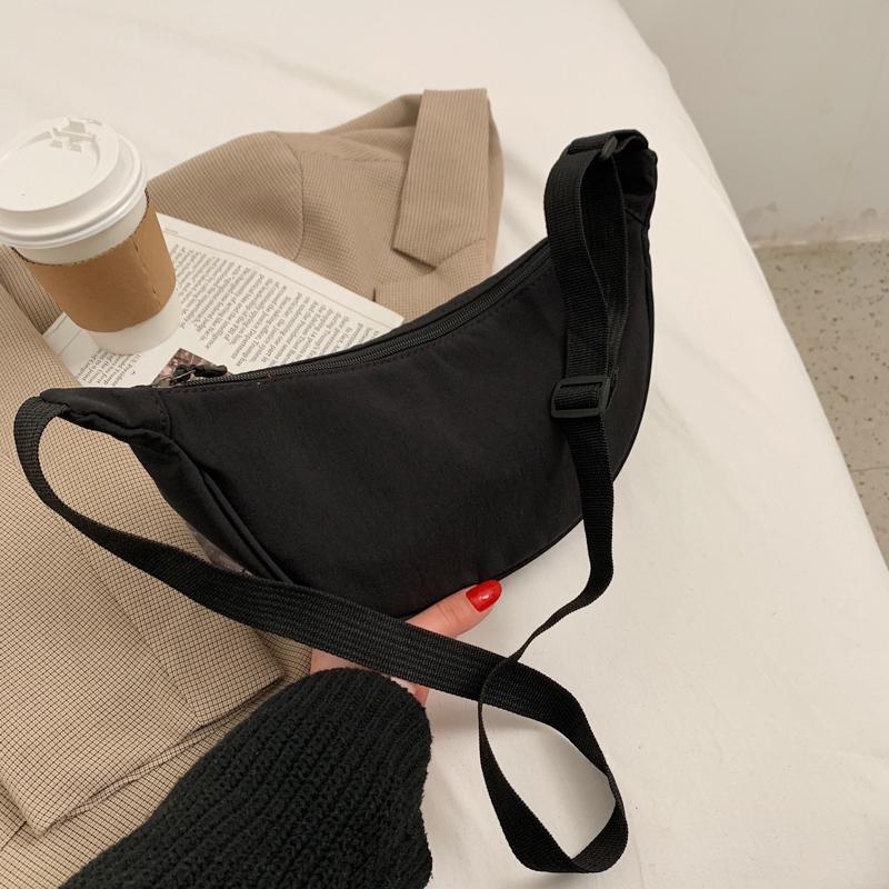 

Нейлоновая сумка через плечо для женщин, модная сумка-пельмень, легкая маленькая сумка через плечо, дорожная сумка-хобо Pures и сумка через плечо 25*10*16cm чёрный