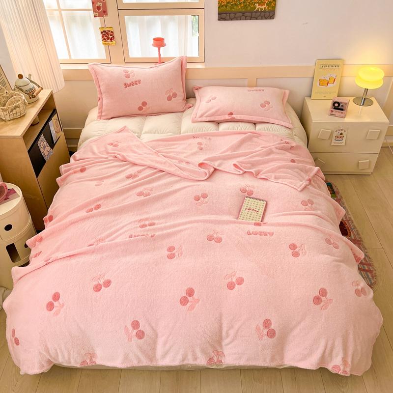 Cartoon Pink Strawberry Flannel Blanket for Kids Girls Soft Warm Lightweight Throw Blanket for Sofa Bed Traveling Camping Gifts