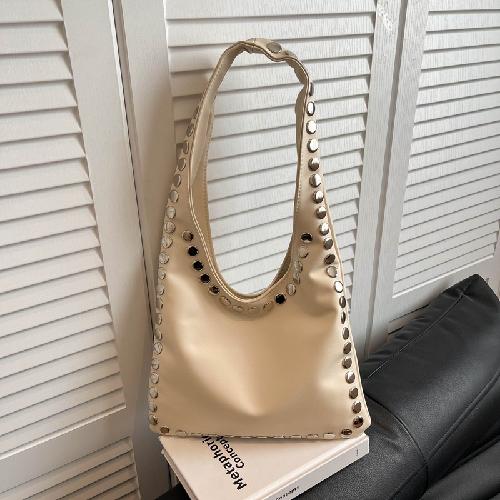 Retro Rivet Texture 2026 Spring New Fashion Western Style Niche High-end Sense of All-match Simple Shoulder Handbag