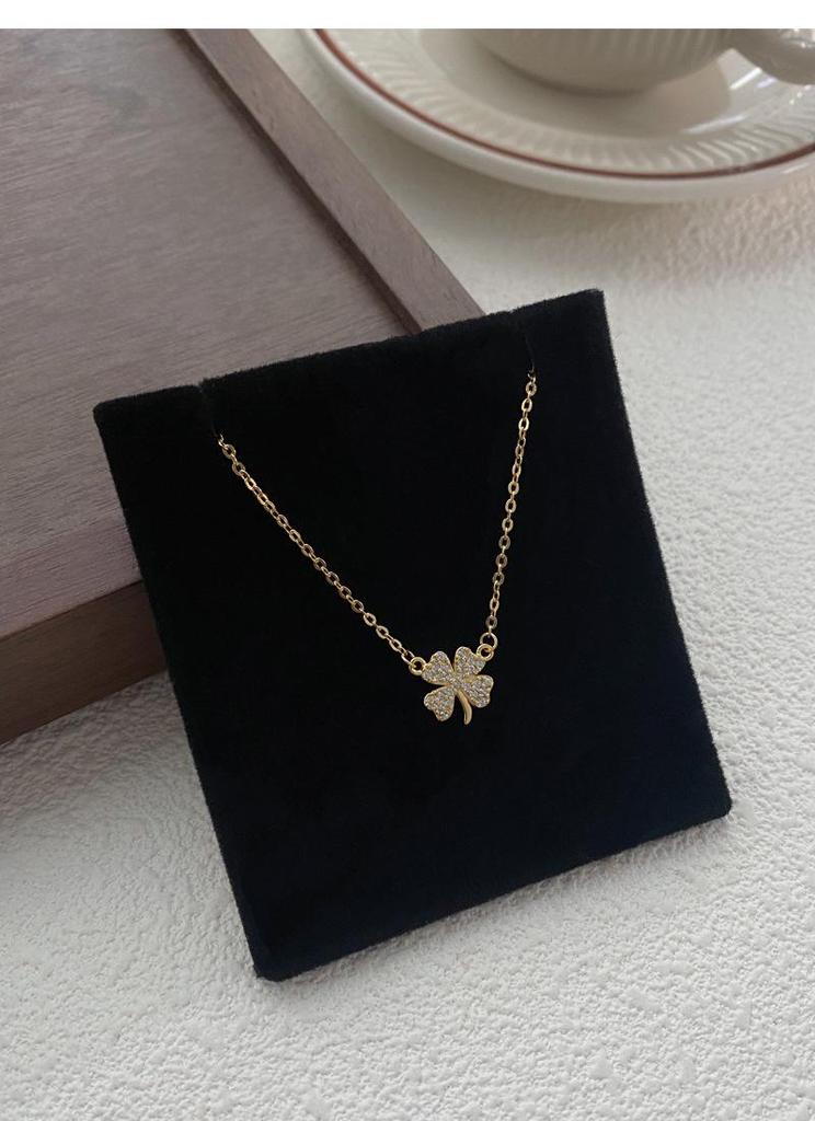 Lucky Four-Leaf Clover Sterling Silver Diamond Pendant Necklace – Elegant, Light Luxury Clavicle Chain for Women