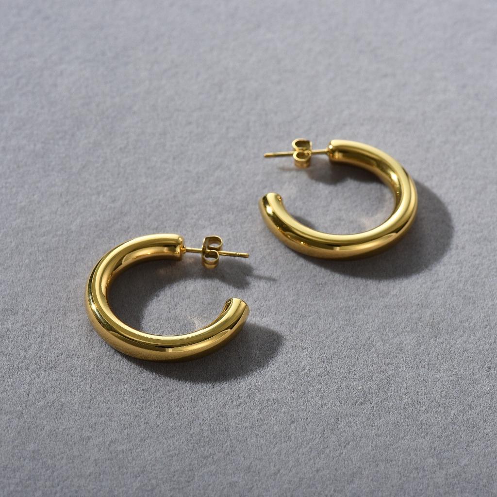 Bathing Does Not Fade, No Weight, Unique And Simple Personality, Titanium Steel Hollow Gold Medium Thick Earrings, Earrings, Earrings.