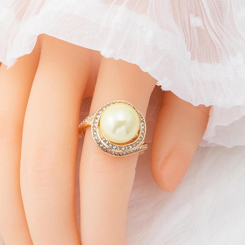 

Elegant Faux Pearl Rhinestone Geometric Ring Band Size 7