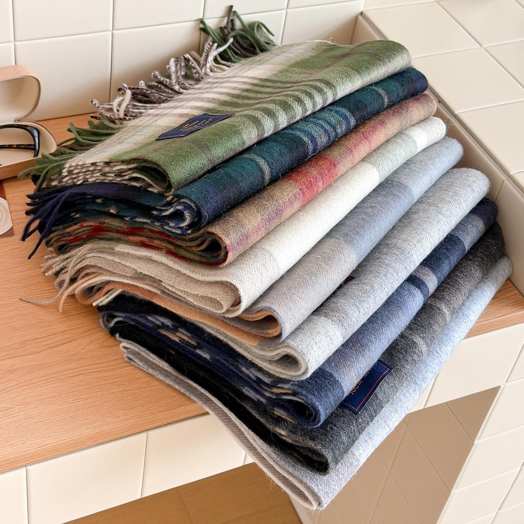 111% pure blue-gray plaid scarf for men and women, winter knitted to keep warm, high-end temperament plaid scarf