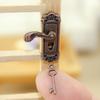 1:12 Maßstab Miniatur Türschloss und Schlüssel Set 2 in 1 Pack Türklopfer Schloss Set Vintage Puppenhaus Dekorationszubehör