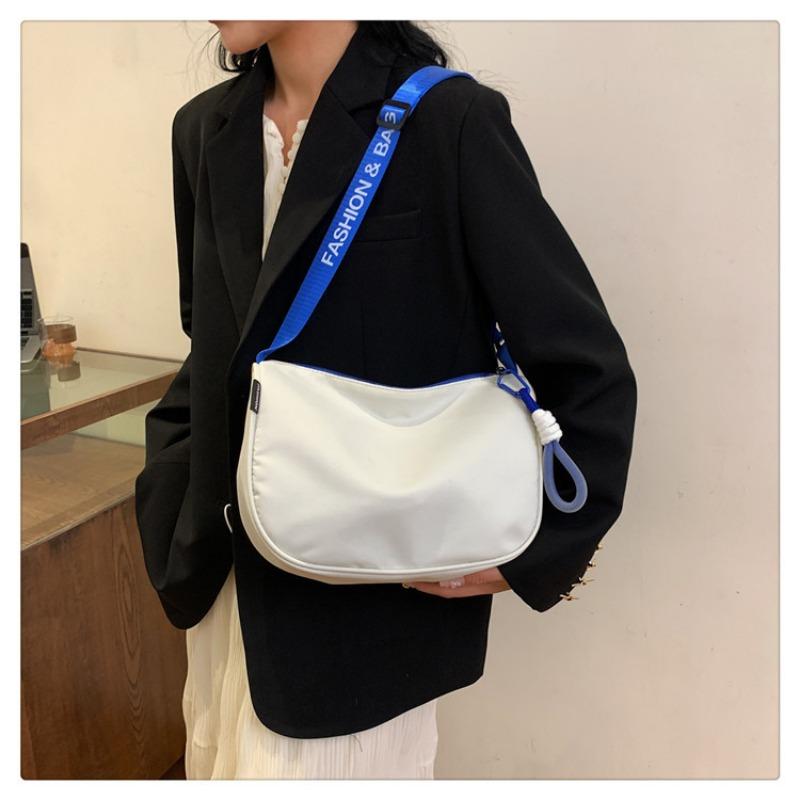 Waterproof Oxford cloth dumpling bag women's large-capacity messenger bag niche design versatile leisure sports style shoulder bag