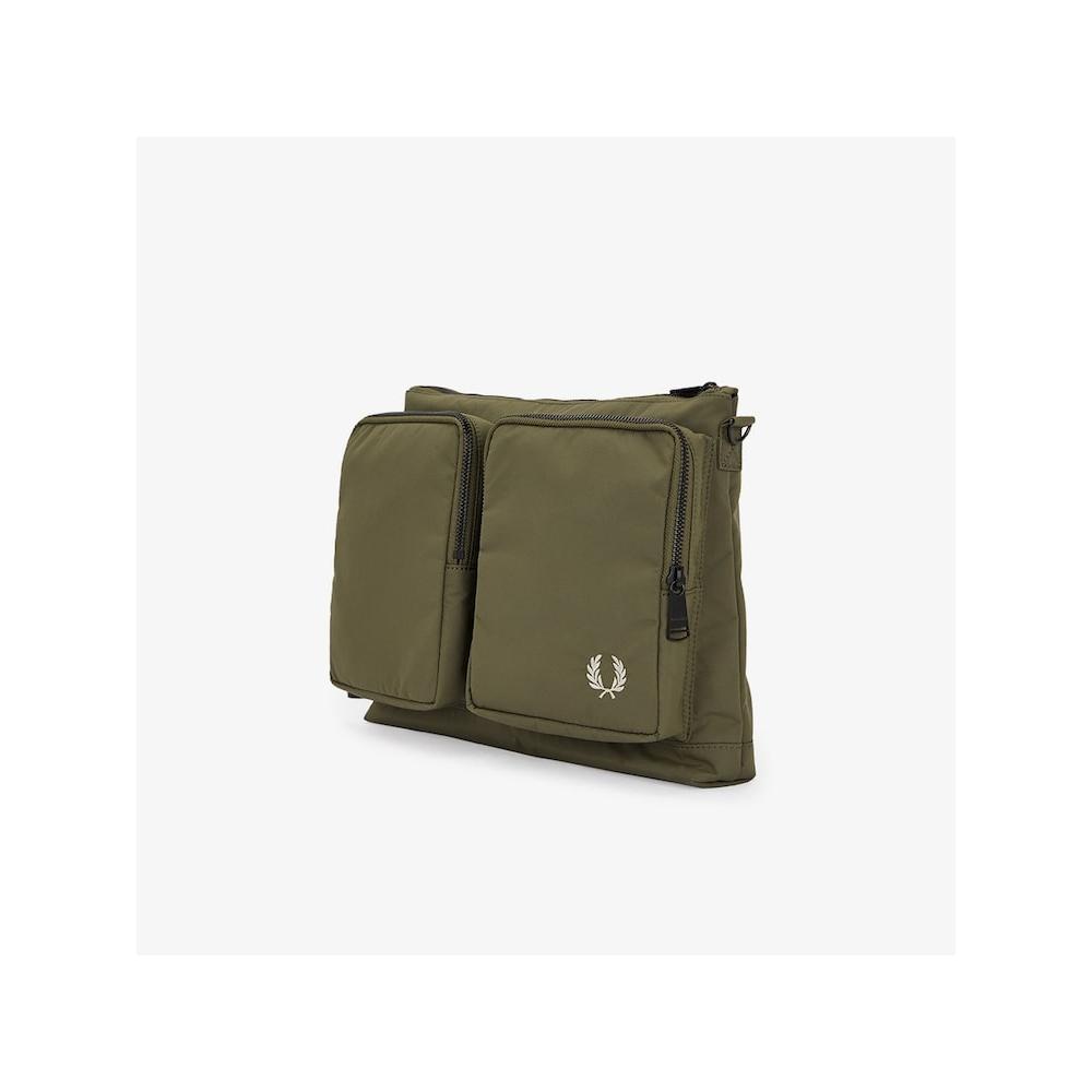 Fred Perry [genuine] Fred Perry Nylon Pocket Side Bag  V71  Cfpu2417270 V71 qzgCfpu2417270 V71
