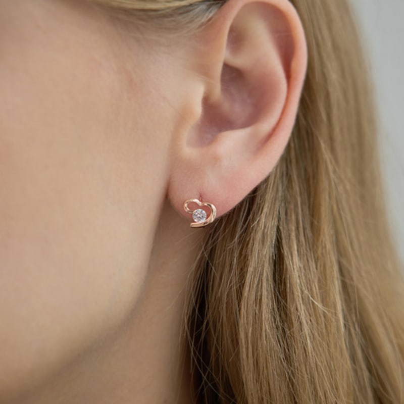 CRANNE 14K Petite Heart One-Touch Earrings (Gold Filled) C24EGF173