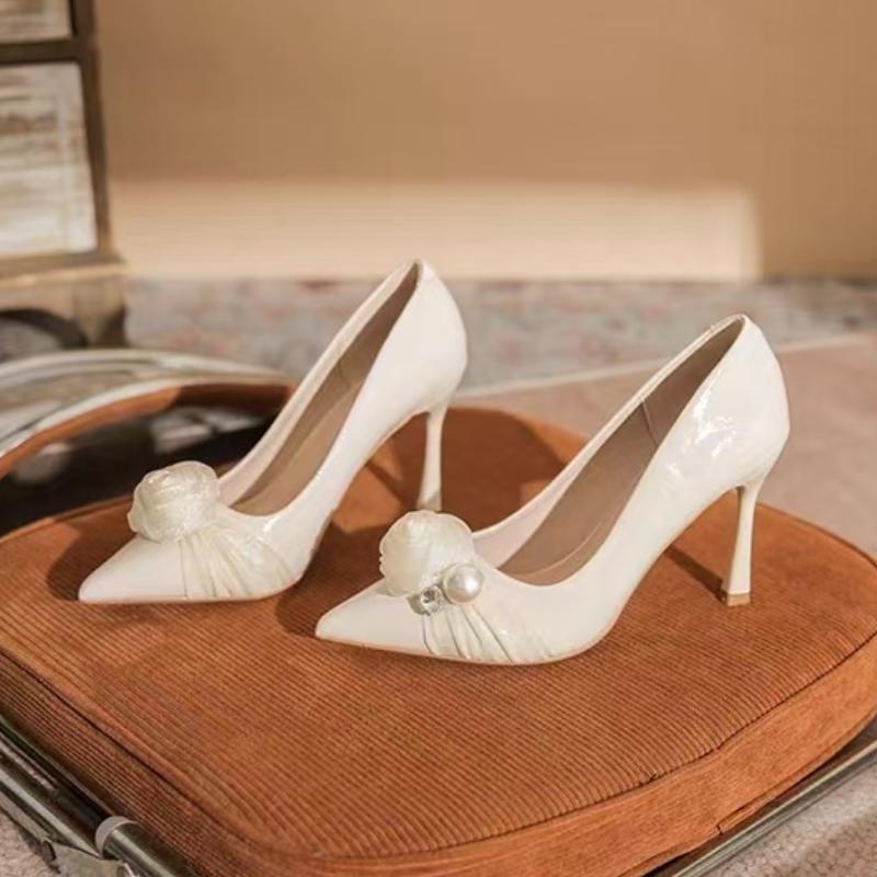 

2025 Новые туфли-стилеты с цветочным принтом, осенний новый стиль, острый носок, неглубокий вырез, слипоны, нескользящие, износостойкие, высокие каблуки 34 шампанского