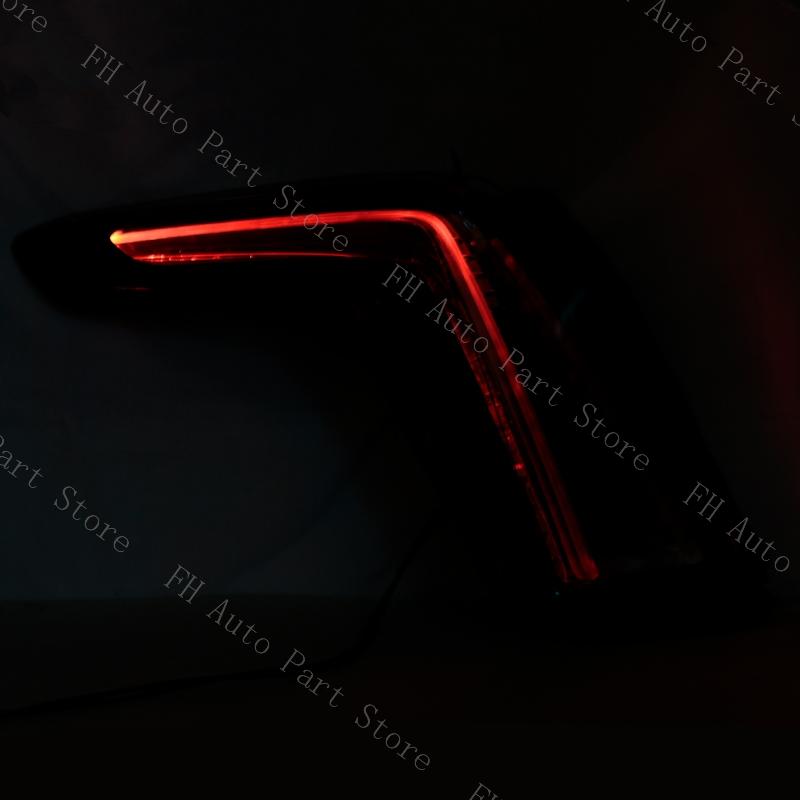 Car Rear Bumper Taillight Taillamp For Cadillac XT5 2020 2025 Tail Lamp Brake Stop Turn Signal Light Rearlamp