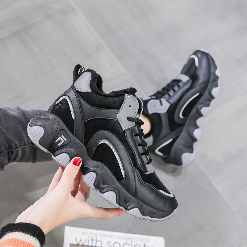 

2025 autumn new women s shoes versatile ins tide popular student campus soft sole light sports shoes KT539 40