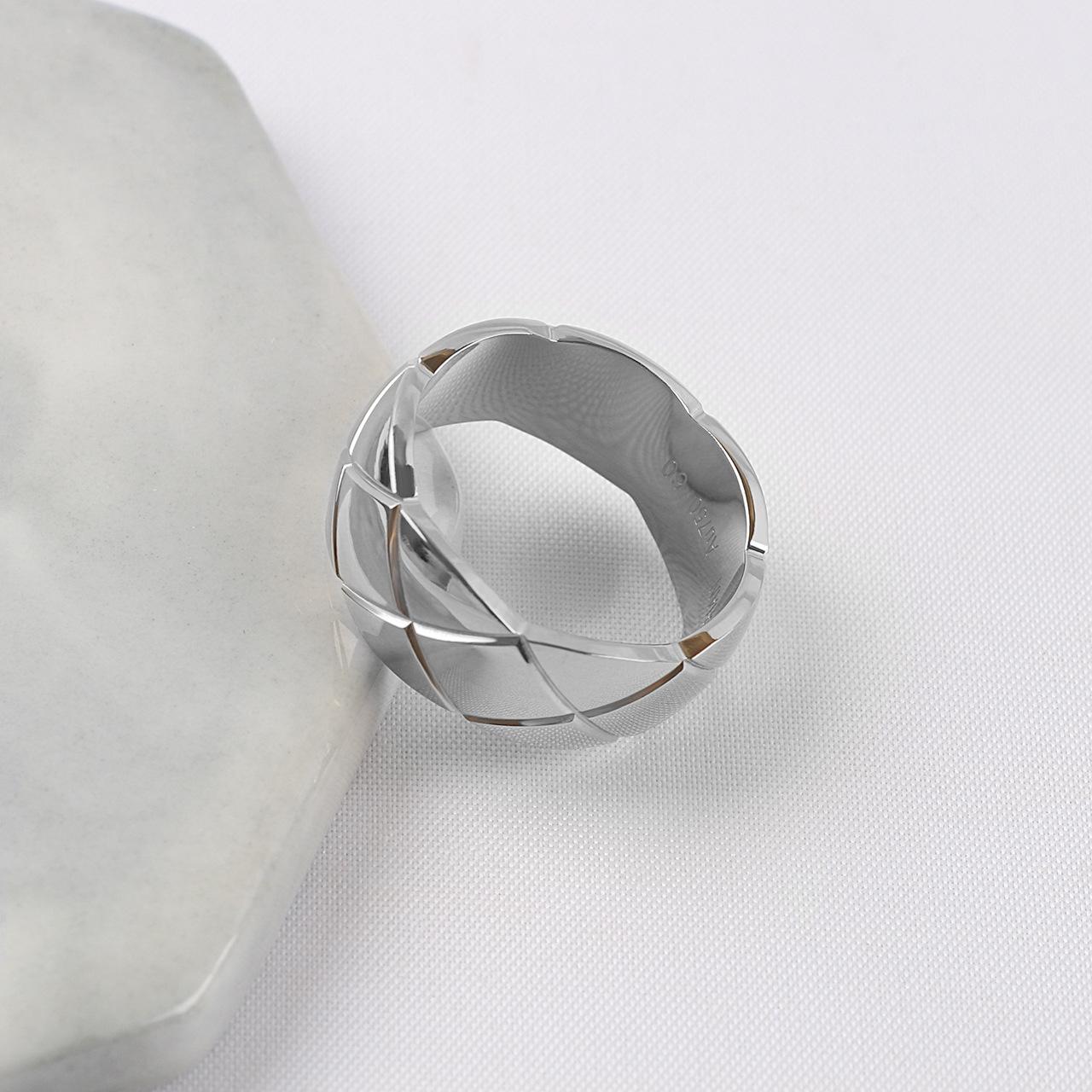 

2025 Couple Pair Ring Fashion Versatile Small Fragrant Style Diamond Grid Pattern Ring Set with 18K Diamonds 10mm+11