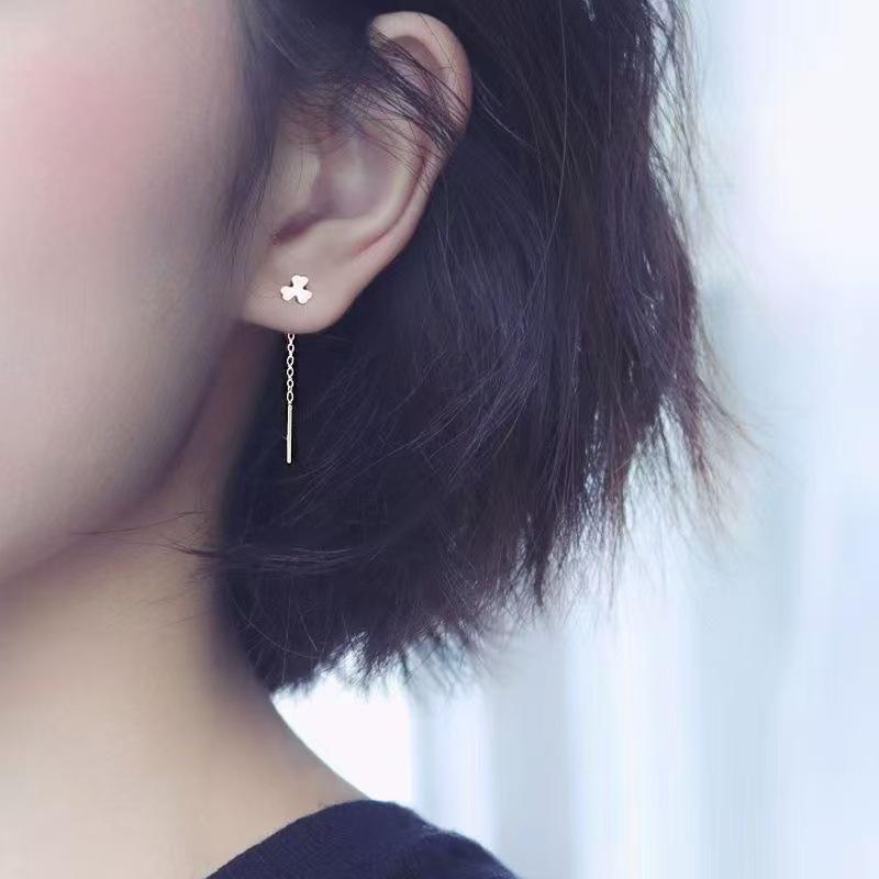 New Versatile Silver Four-Leaf Clover Earring: Korean Style Women's Medium Long Simple Leaf Chain Accessories
