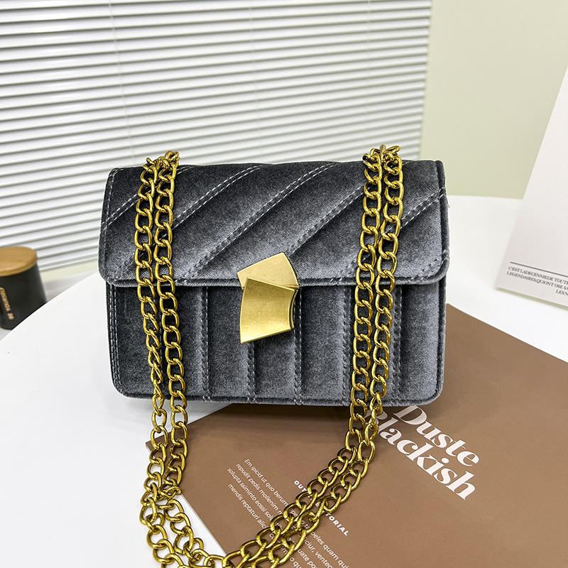 New Women's Crossbody Bags Small Square Velvet Soft Chain Buckle Flap Bags Casual Shoulder Messenger Bag