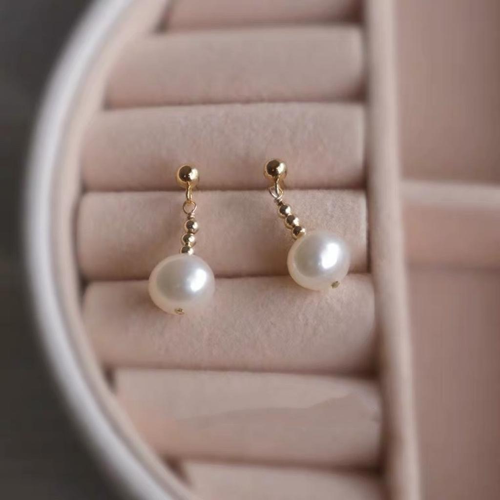 Simple and Beautiful Style Natural Freshwater Pearl Stud Earrings, Earclips, Small Earrings, Super Fairy Temperament Women's 925 Silver Needles