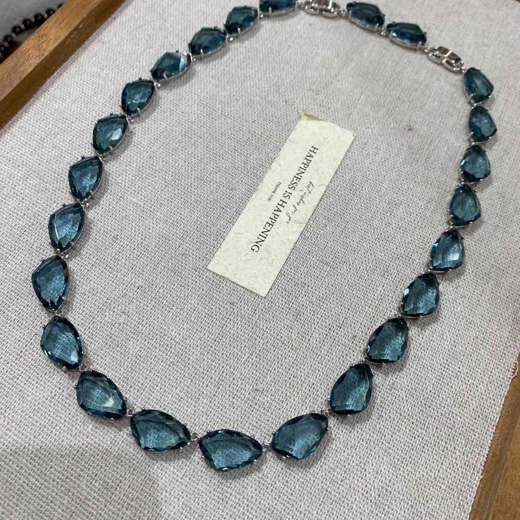 Natural Blue Crystal Necklace Irregular Section Niche Design Sense Collarbone Chain, Light Luxury High Sense