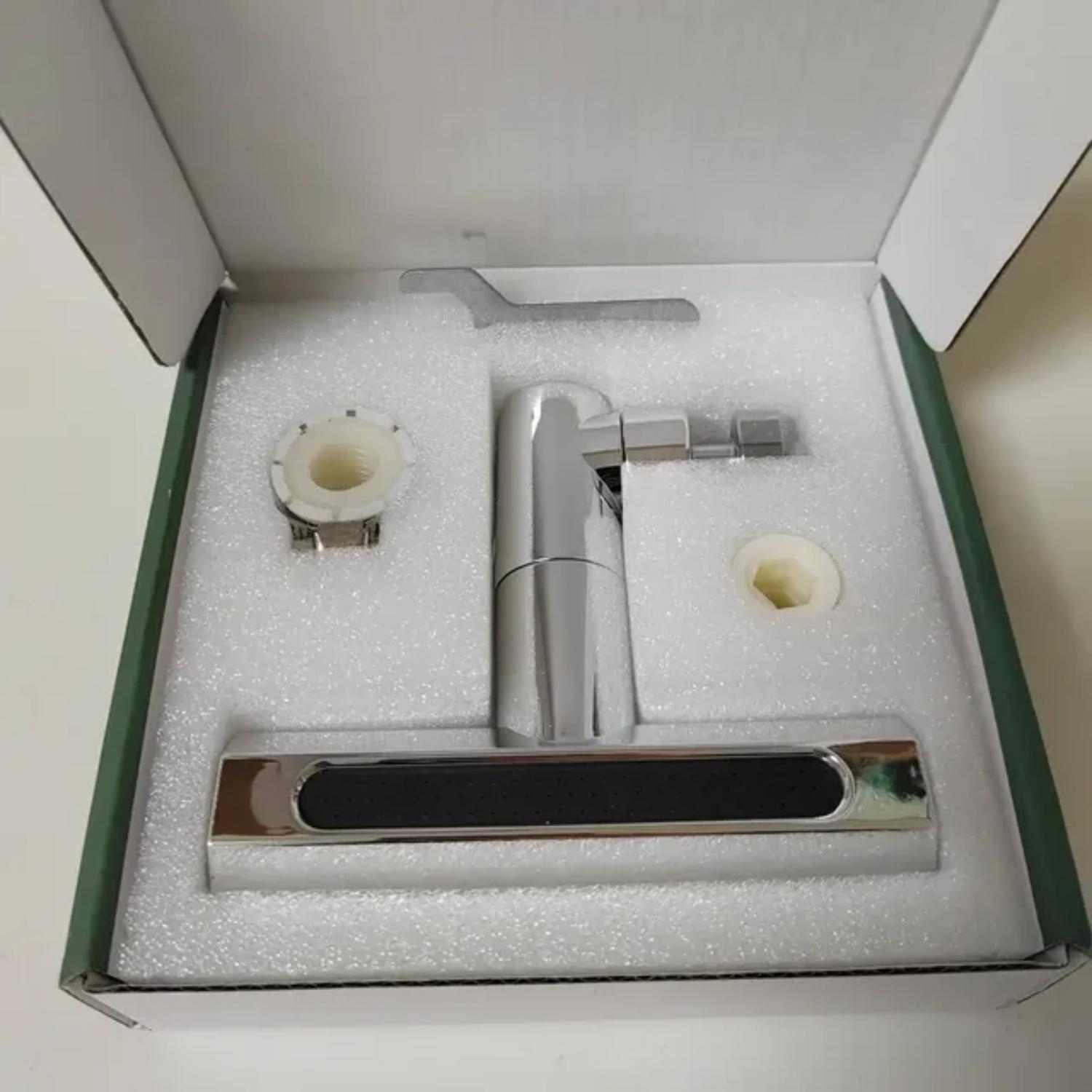 

1 шт. 4 в 1 кухонный кран для мойки с поворотным душем, брызгозащищенный, степень вращения серебряный