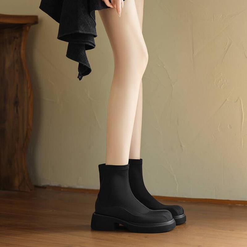 Autumn and Winter Women's Platform Fashion Boots Non-slip Large Size Women's Boots Round Head High Boots Women's Middle Heel New Square Heel Leathe