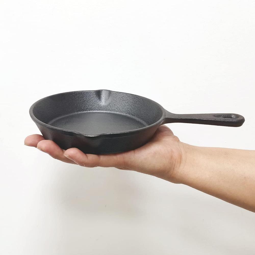 6 Zoll Gusseisenpfanne, Eisenbratpfanne Bratpfanne mit Ausgießern, Antihaft-Kochgeschirr, Camping Kochen drinnen und draußen