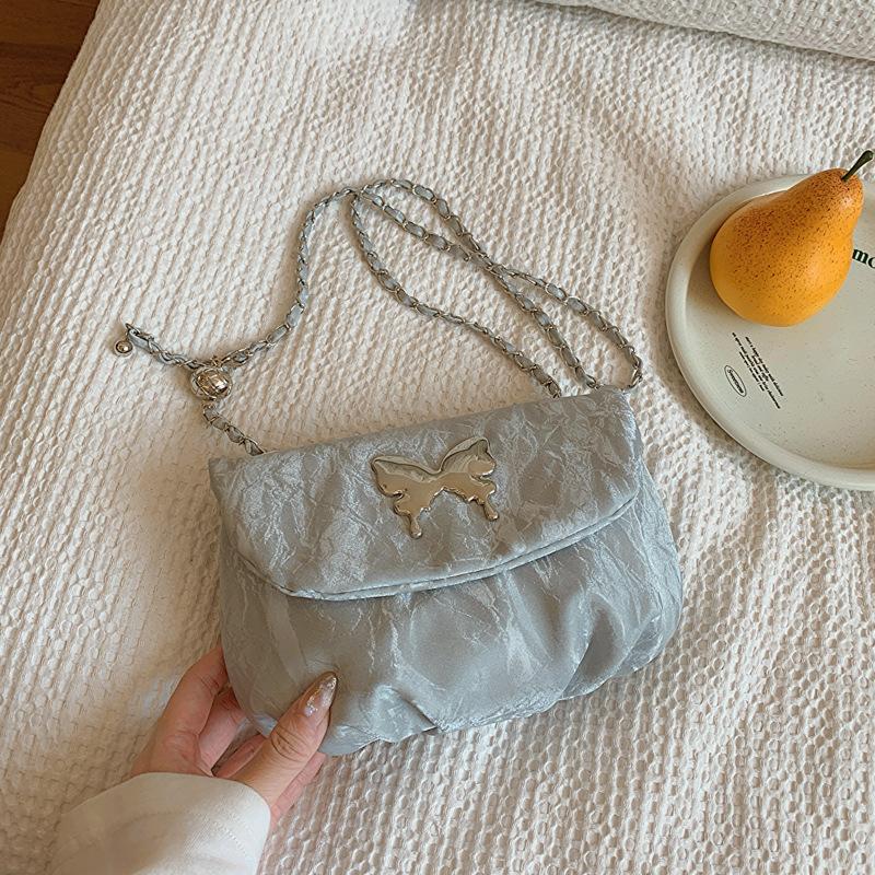 

Корейская версия модной женской сумки-мессенджера в форме облака с плиссировкой и бантом, летняя новинка однотонного цвета, в зарубежном стиле, с цепочкой серебряный