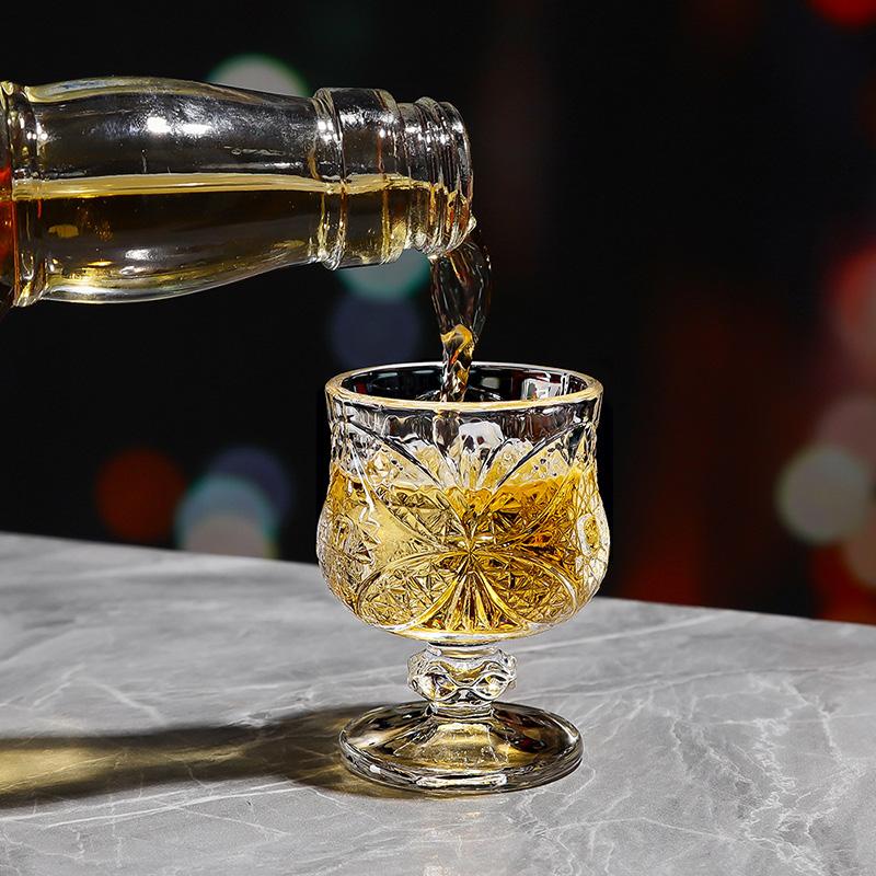 50ml SGlass Retro Engraved Glass Cup 2pcs Small Red Wine Cup Diamond Cocktail Beer Mugs Sunflower Patterned High Footed Mug