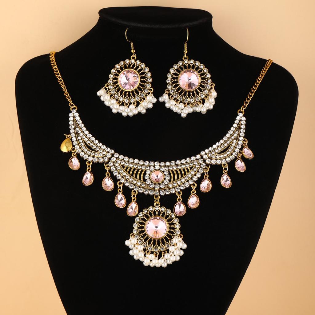 Vintage Bohemian Rhinestone Necklace Set Light Court Style for Women