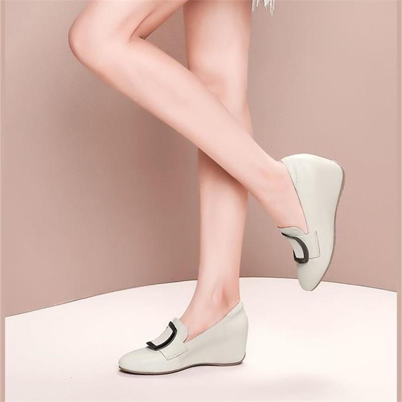 2025 autumn new inner height increase single shoes women's non-slip casual mother shoes round head small leather shoes small work shoes
