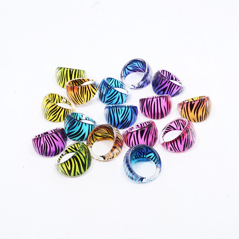 Korean Style Children s Zebra Pattern Acrylic Gradient Ring - Fashionable and Versatile Accessory