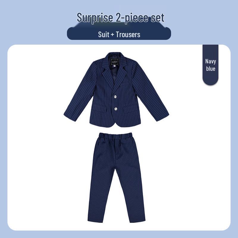 Costum frumos cu dungi din trei piese pentru băieți