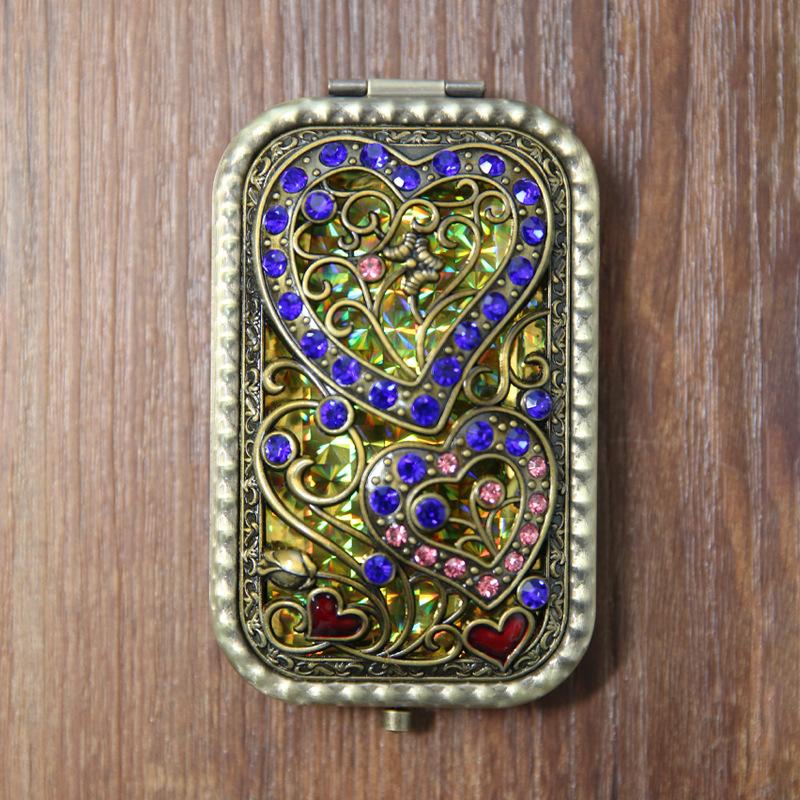 Russischer Vintage Geprägter Klapp-Kompaktspiegel, Luxuriöser Metall-Kosmetikspiegel mit Komplexem Detail