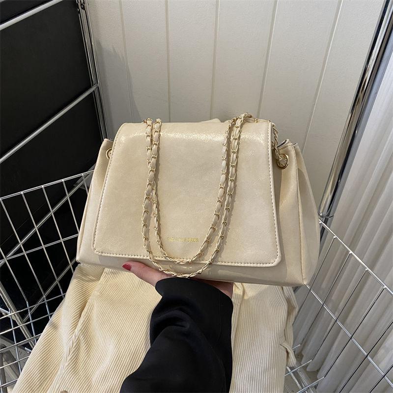 Large Capacity Bag Autumn and Winter 2025 New Retro Fashion Versatile Chain Shoulder Crossbody Premium Commuter Tote Bag