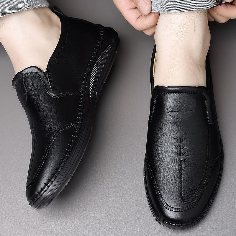 Men Loafers Korean Style Soft Leather Slip-on Shoes Man Daily Casual Lazy Shoe Boat Shoes Soft Non Slip Vulcanized Shoes