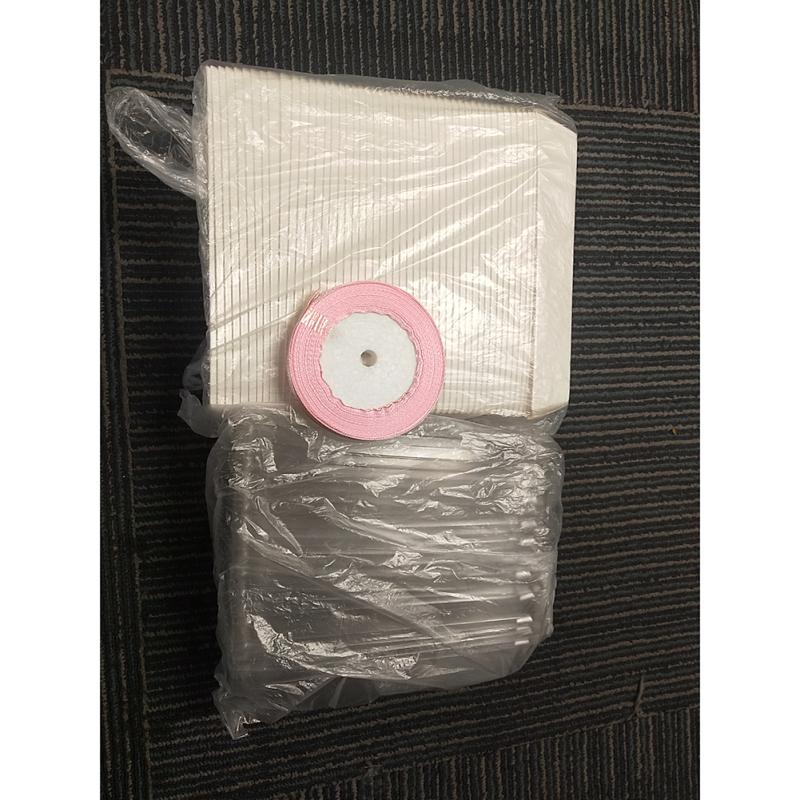 

50pcs Square Paper Boxes Disposable Food Containers With Ribbon For Chocolate Cookies Cake Desserts