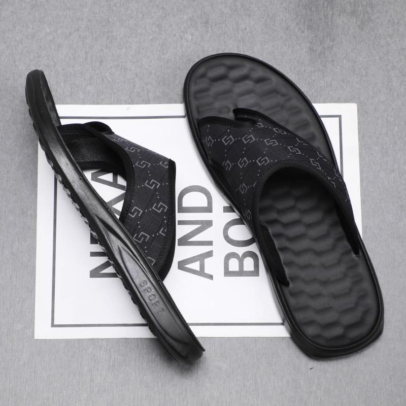 New Sandals Men's Slippers Waterproof and Non-slip Men's Beach Shoes Sandals Sandals Outer Wear Summer Internet Celebrity Foot Pinch Korean Version