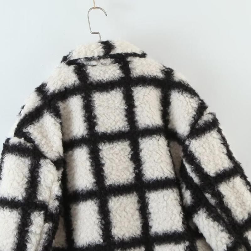 Зимний утолщенный теплый женский плащ большого размера в клетку — фото 15