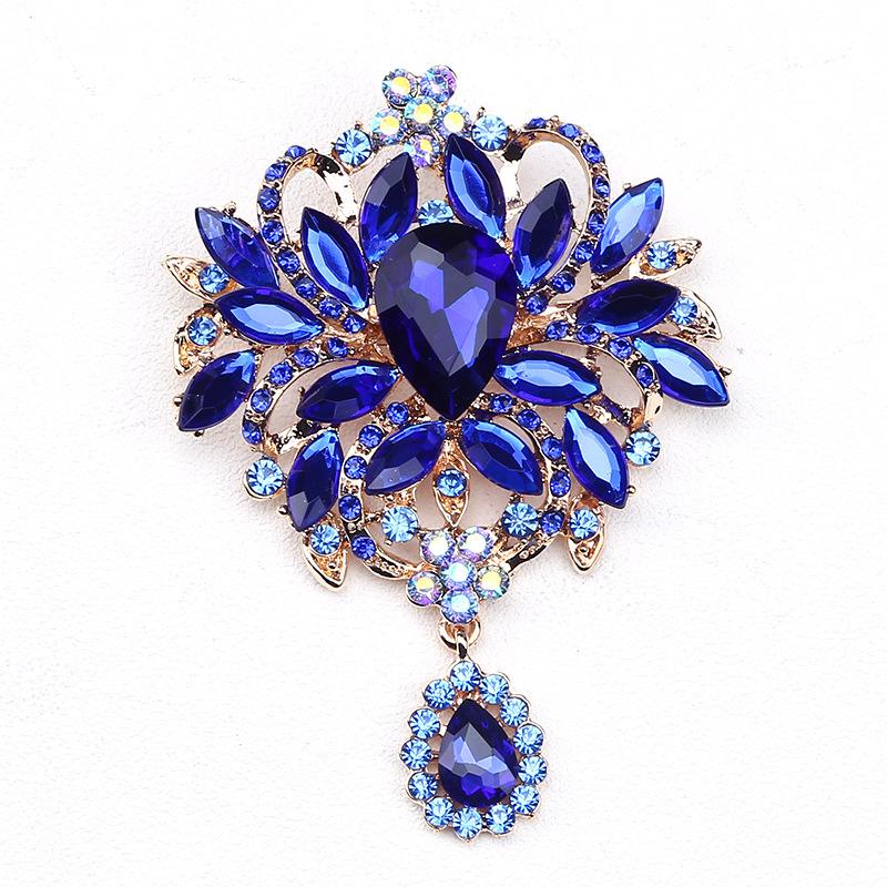 SKEDS Creative Luxury Crystal Flower Brooch Jewelry For Women Elegant Rhinestone Exquisite Corsage Badges Classic Brooches Pins