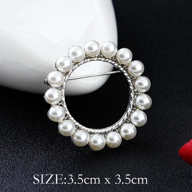 Spilla Corona di Perle e Strass di Cristallo Coreano - Spilla Versatile per Sciarpe da Donna con Spedizione Gratuita