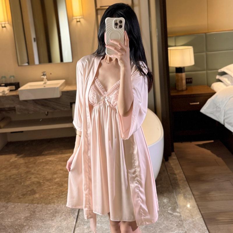 Nuovi pigiami estivi in seta ghiacciata da donna, sexy vestaglia con spalline in pizzo e imbottitura sul seno, vestaglia pura seduzione, abbigliamento da casa
