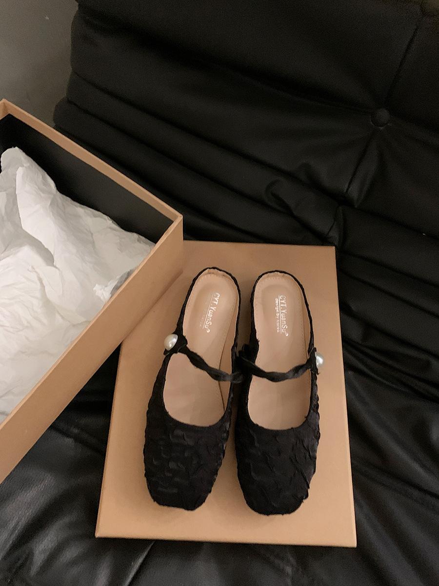 

Французские полутапочки детские новые летние 2024 взрыв новые китайские красивые сандалии плоские сандалии с сумкой на голове серебряные сандалии 35 чёрный