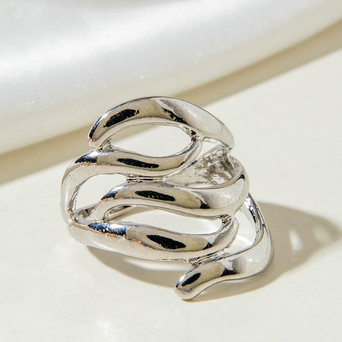 

European and American jewelry fashion personality exaggerated lip alloy irregular ring vintage openwork ring for women