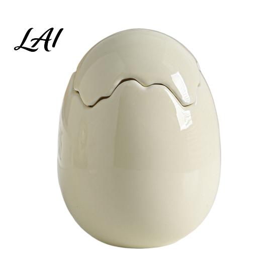 Unique Housewarming Gift Ceramic Eggshell Candle Holder for Scented Candles Candles Container Minimalist Art Ornament Home Decor Tabletop