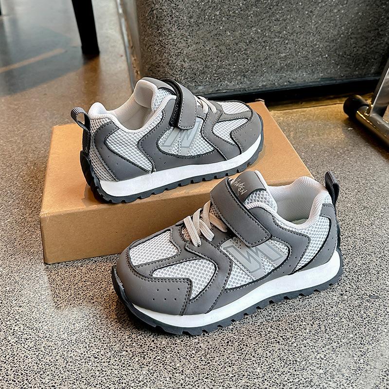 Spring and summer new children's breathable mesh shoes, boys' and girls' Velcro soft-soled sneakers, student running shoes, fashionable