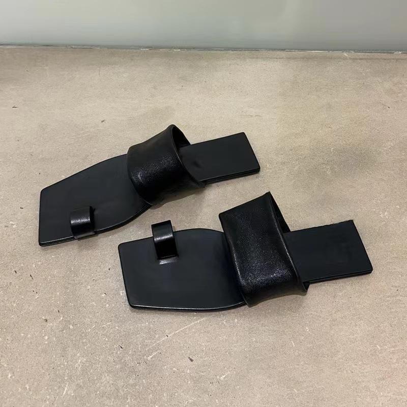 

Genuine leather Korean version niche design sleeve toe one-word cool slippers women s outer wear summer new square head flat open-toed sandals 40 чёрный