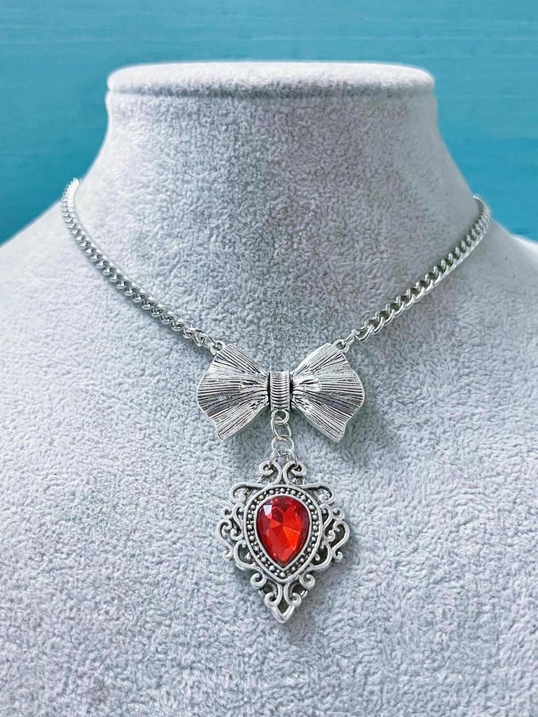 Renaissance Style Alloy Pendant Necklace With Geometric Shape And Butterfly Knot For Ladies