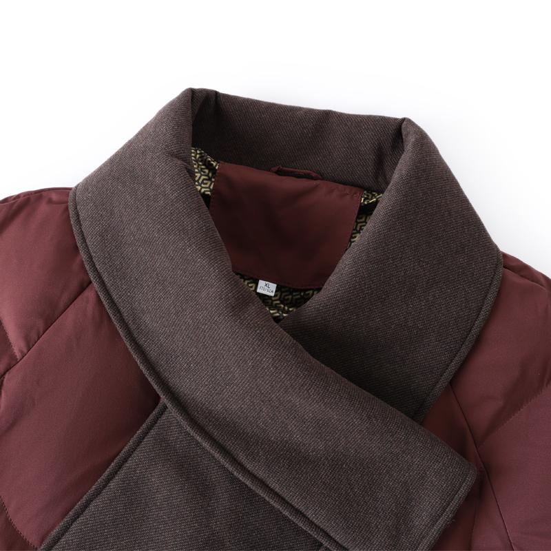 Nadměrná velikost XL-6XL Dámská krátká prošívaná bunda středního věku Zimní svrchní oděv s kapucí Elegantní výšivka Hřejivé péřové kabáty