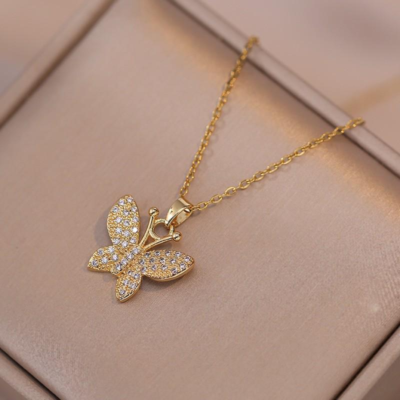 Women's Fashion Heart Pendant Necklace - Elegant, Simple Design, Versatile Clavicle Chain Jewelry