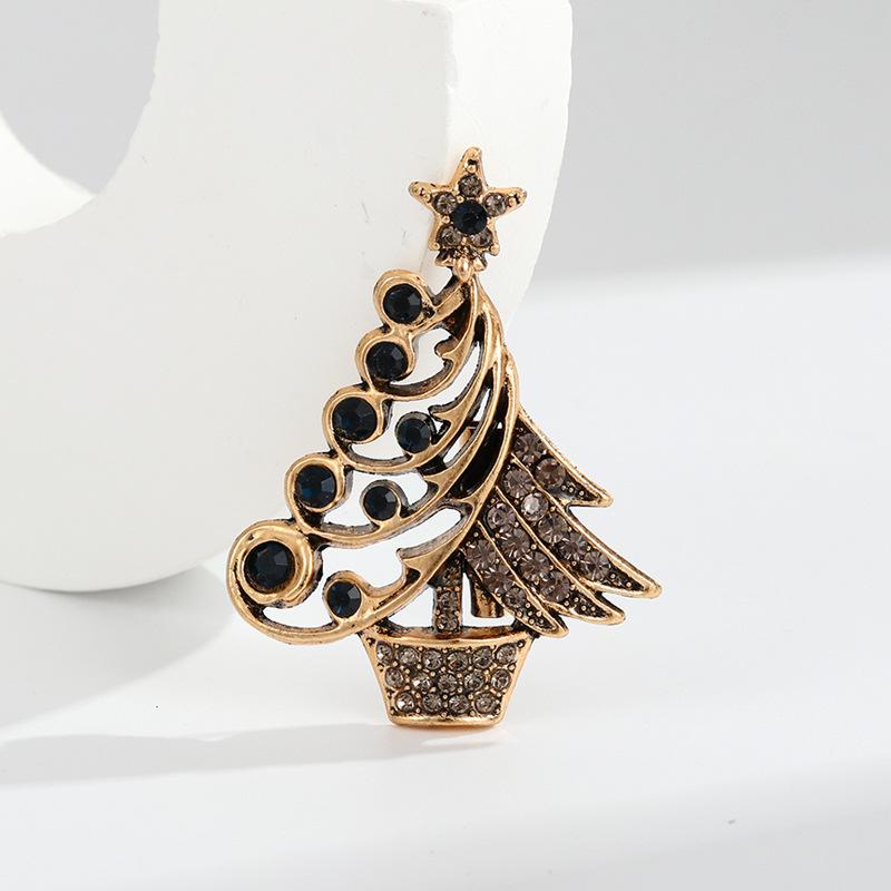 New 1Pc Christmas Tree Party Enamel Tree Brooches Fashion Women MenCausal Office Brooch Pins Gifts New Year Clothing Decoration